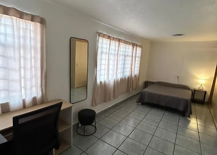 Cerca Del Aeropuerto Guest house 3*
